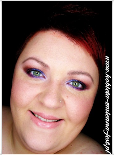 Mariza Cień sypki do powieki Brilliant Migoczący fiolet swatch real foto blog