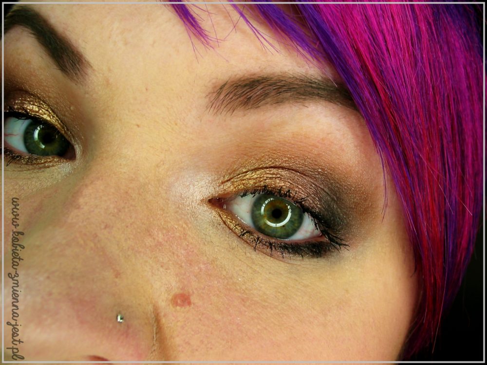 makijaż Makeup Revolution Iconic 1 kosmetykomania.pl blog kobieta zmienną jest