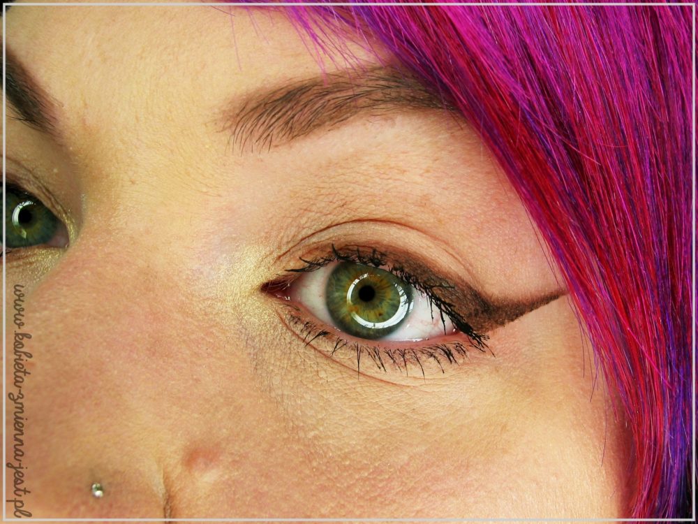 makijaż Sleek A new day palette kosmetykomania.pl blog kobieta zmienną jest